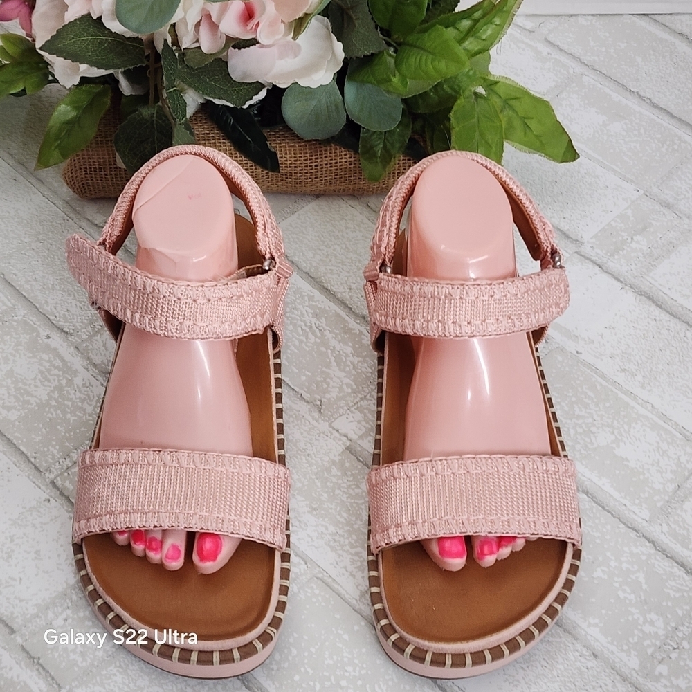 Lucky Brand Pink Knit Strap Sandals